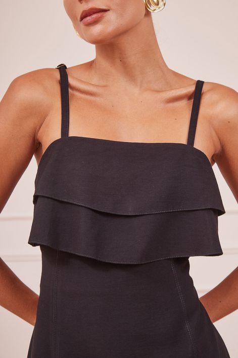 VESTIDO-CURTO-PRETO-COM-RECORTES-NA-BARRA-13.jpg