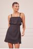 VESTIDO-CURTO-PRETO-COM-RECORTES-NA-BARRA-10.jpg