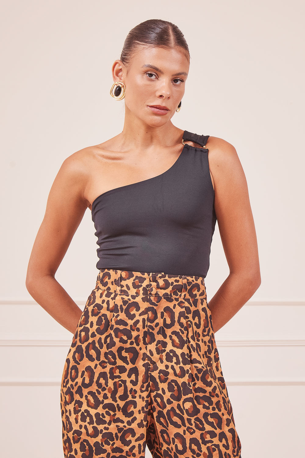 CROPPED-SUPLEX-UM-OMBRO-SO-COM-JOIA-PRETO-10.jpg