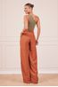 CALCA-PANTALONA-CARAMELO-E-CROPPED-SUPLEX-UM-OBRO-COM-JOIA-VERDE-13.jpg