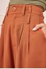 CALCA-PANTALONA-CARAMELO-E-CROPPED-SUPLEX-UM-OBRO-COM-JOIA-VERDE-6.jpg