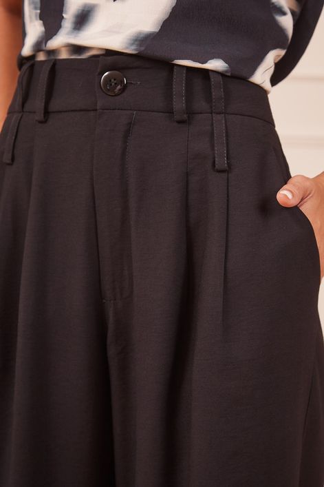 CALCA-PANTALONA-COM-PREGAS-NA-FRENTE-PRETA-12.jpg