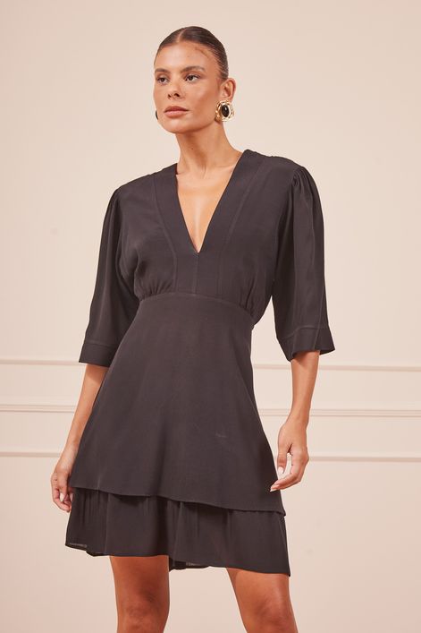 VESTIDO-PRETO-CURTO-COM-SAIA-CAMADA-9.jpg