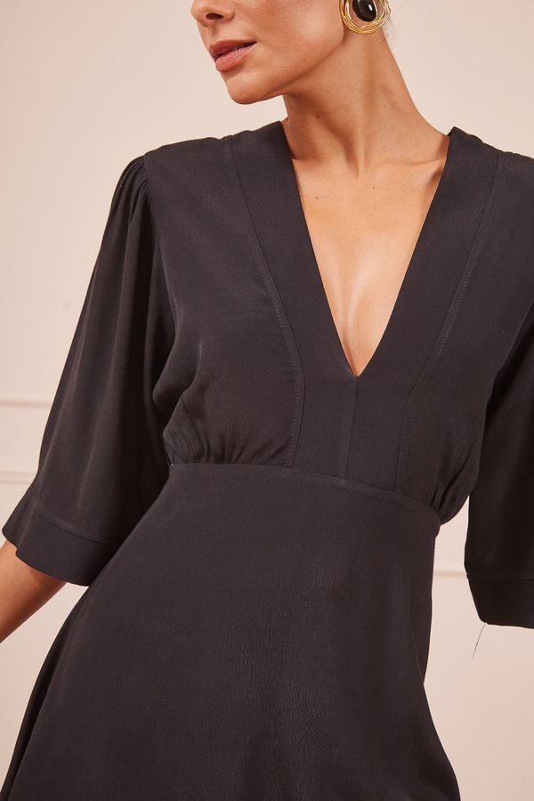 VESTIDO-PRETO-CURTO-COM-SAIA-CAMADA-12.jpg