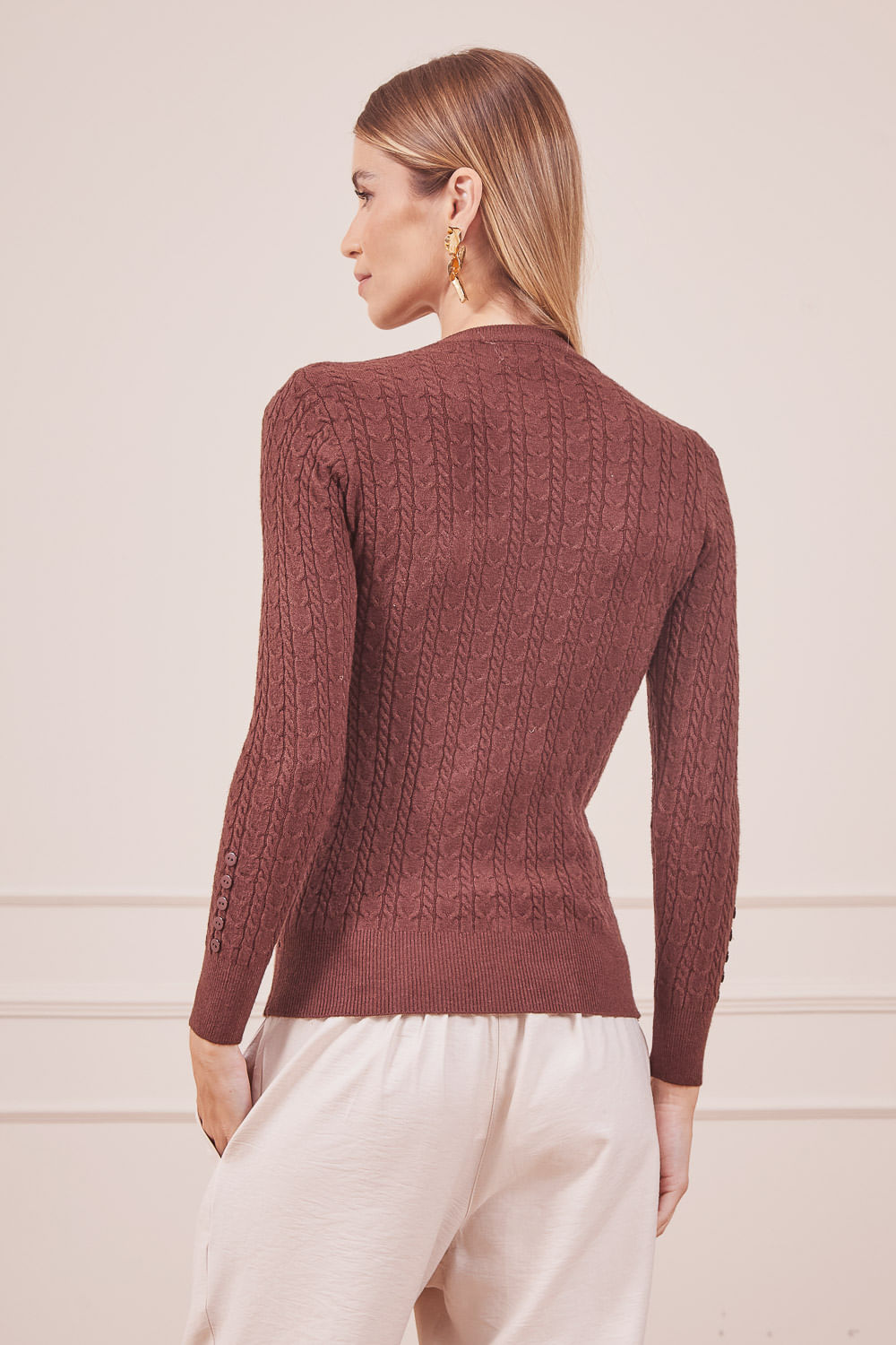 BLUSA-MANGA-LONGA-TRICTO-MARROM-JUSTINHO-5.jpg