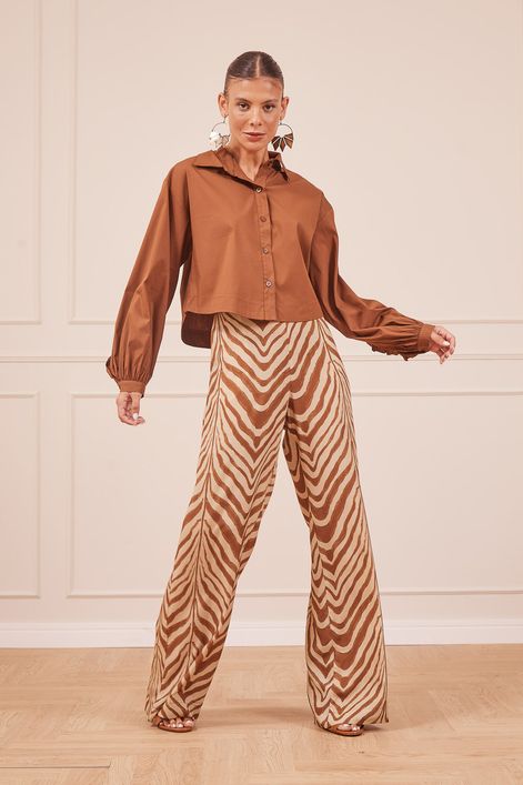 CAMISA-CROPPED-MARROM-E-CALCA-EST-SELVAGEM-1.jpg