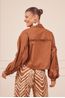 CAMISA-CROPPED-MARROM-E-CALCA-EST-SELVAGEM-13.jpg