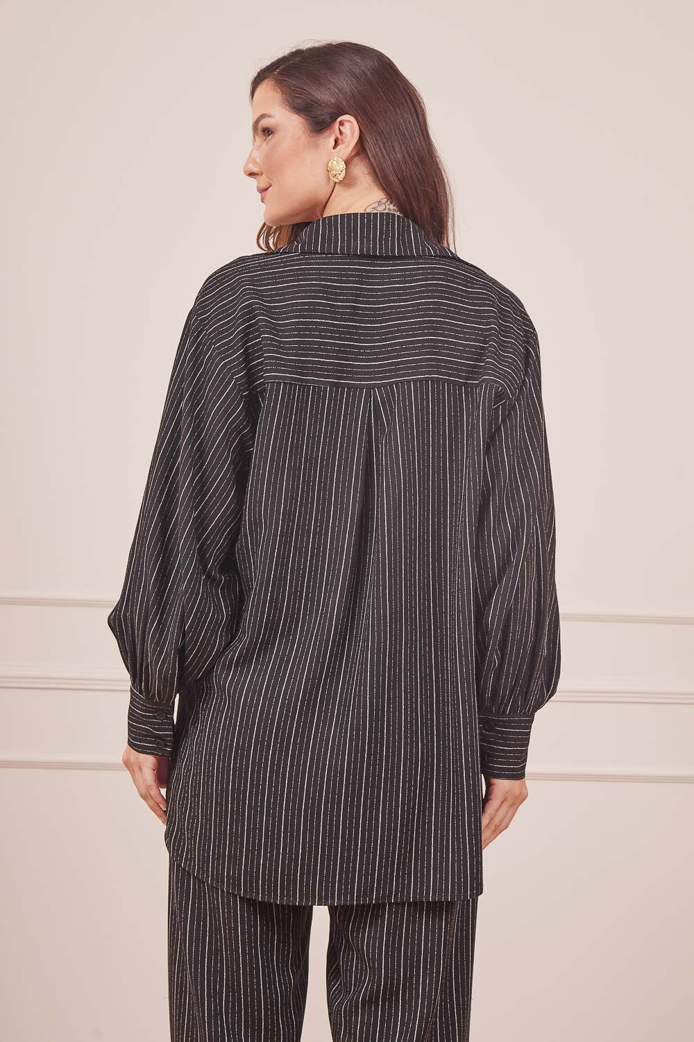 CAMISA-EST-LISTRAS-PRETO-6.jpg