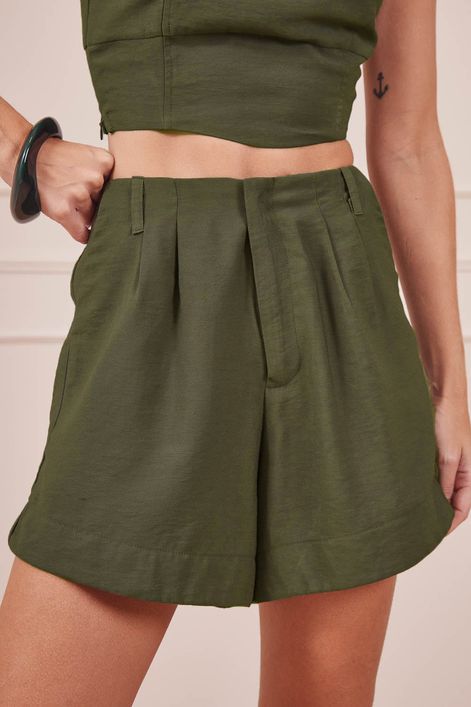 CROPPED-E-SHORT-VERDE-ESCURO-2.jpg