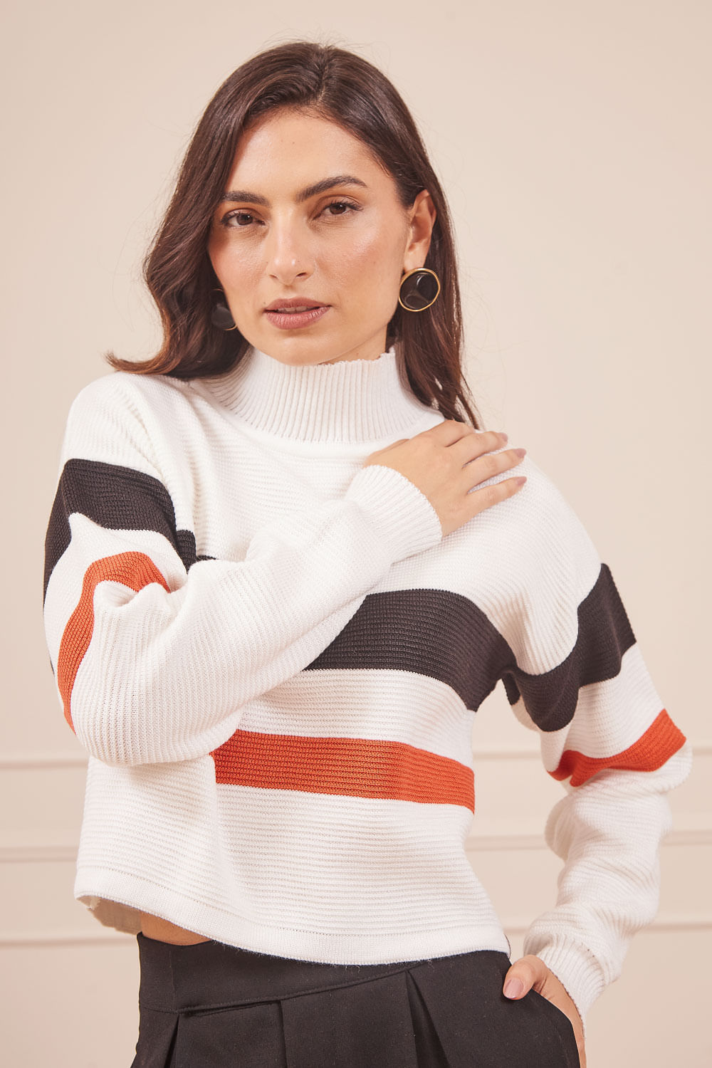 BLUSA-TRICOT-MANGA-LONGA-BRANCA-COM-LISTRA-LARANJA-E-PRETA-5.jpg