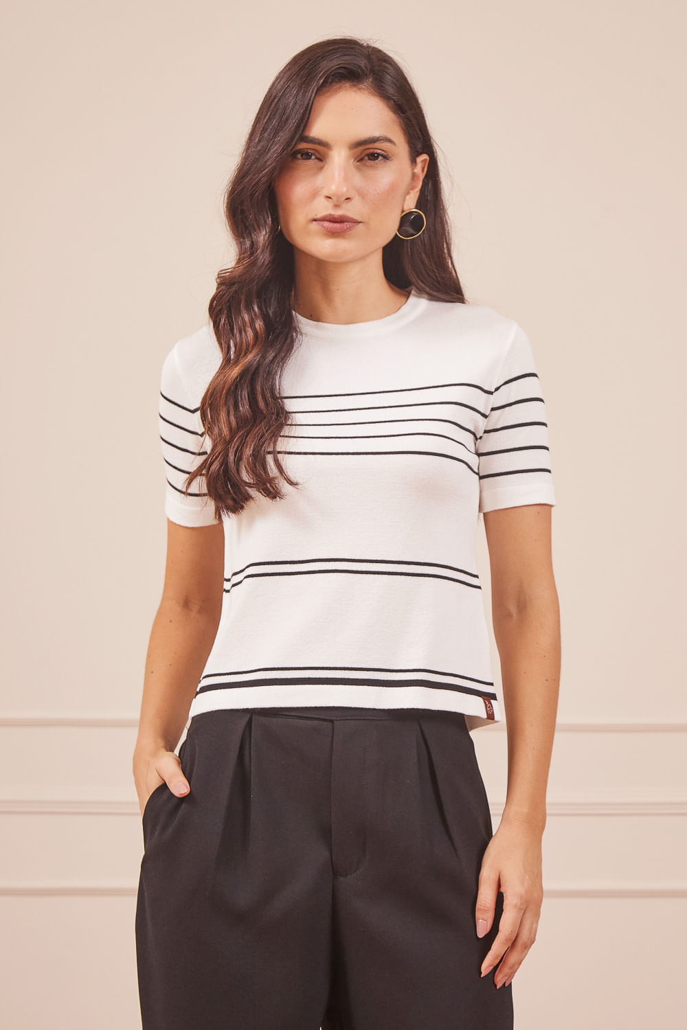 BLUSA-TRICOT-MANGA-CURTA-JUSTINHA-BRANCA-COM-LISTRA-PRETA.jpg