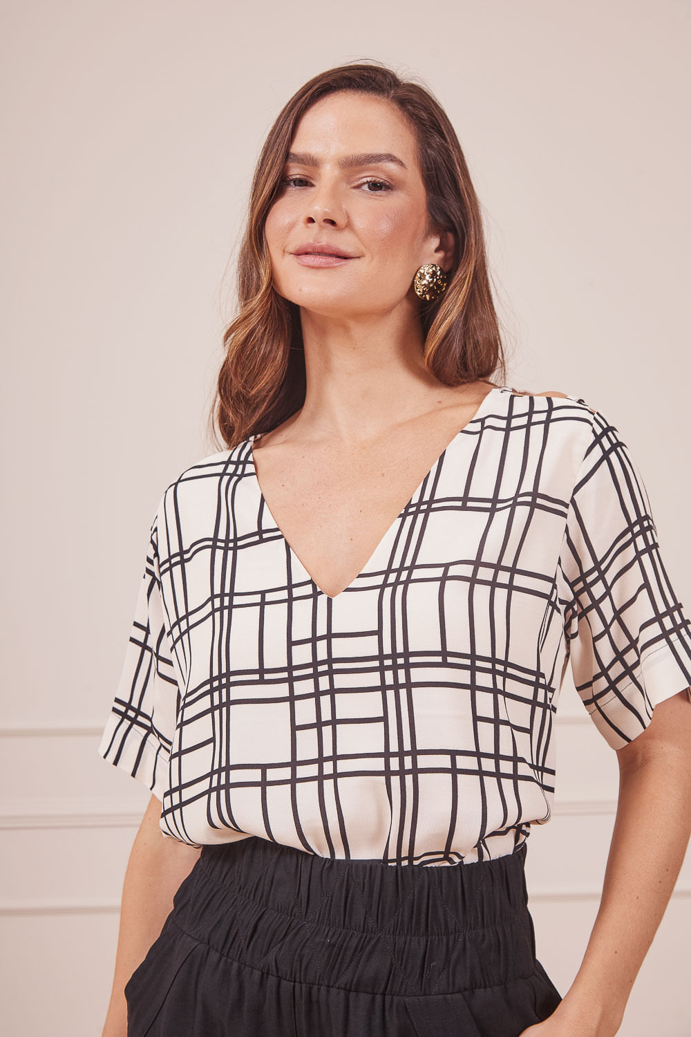 BLUSA-EST-GEOMETRICA-E-CALCA-COS-LARGO-ELASTICO-PRETA-15.jpg