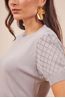 BLUSA-TRICOT-MANGA-CURTA-COM-DETALHE-NA-MANGA-CINZA-10.jpg