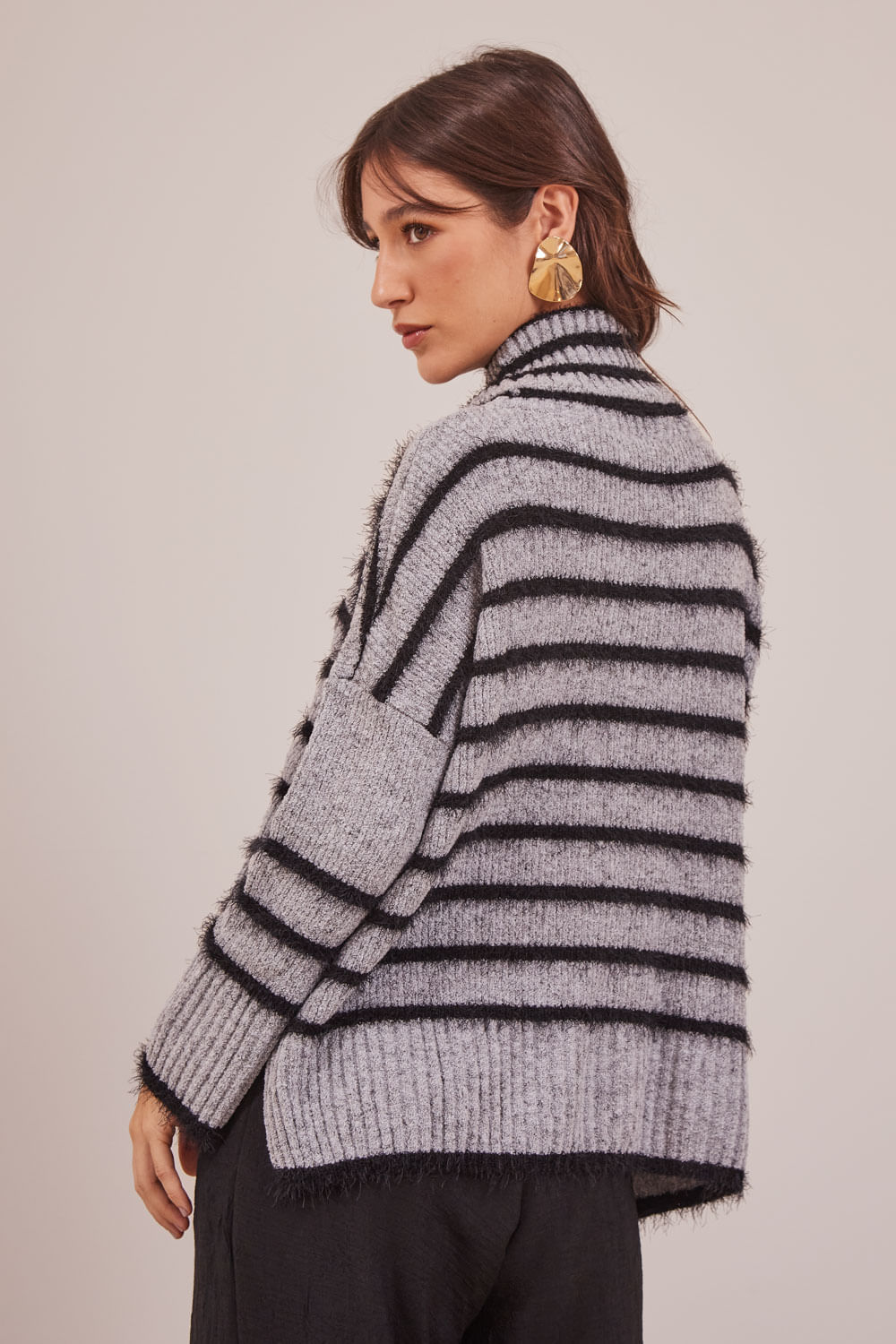 TRICOT-LISTRAS-CINZA-E-PRETO-13.jpg