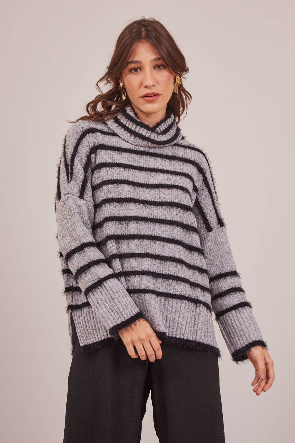 TRICOT-LISTRAS-CINZA-E-PRETO-2.jpg