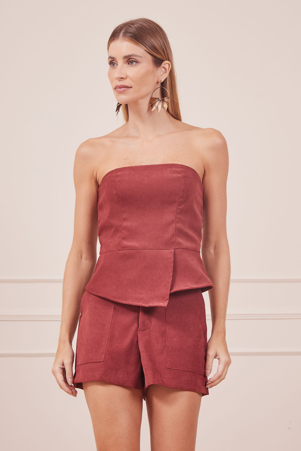 SHORT-E-BLUSA-SEM-ALCA-CAMURCADA-MARROM-1.jpg