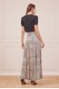 BLUSA-TRICOT-MANGA-CURTA-COM-DETALHE-NA-MANGA-PRETA-E-SAIA-ESTAMPA-DIMENSAO-24.jpg