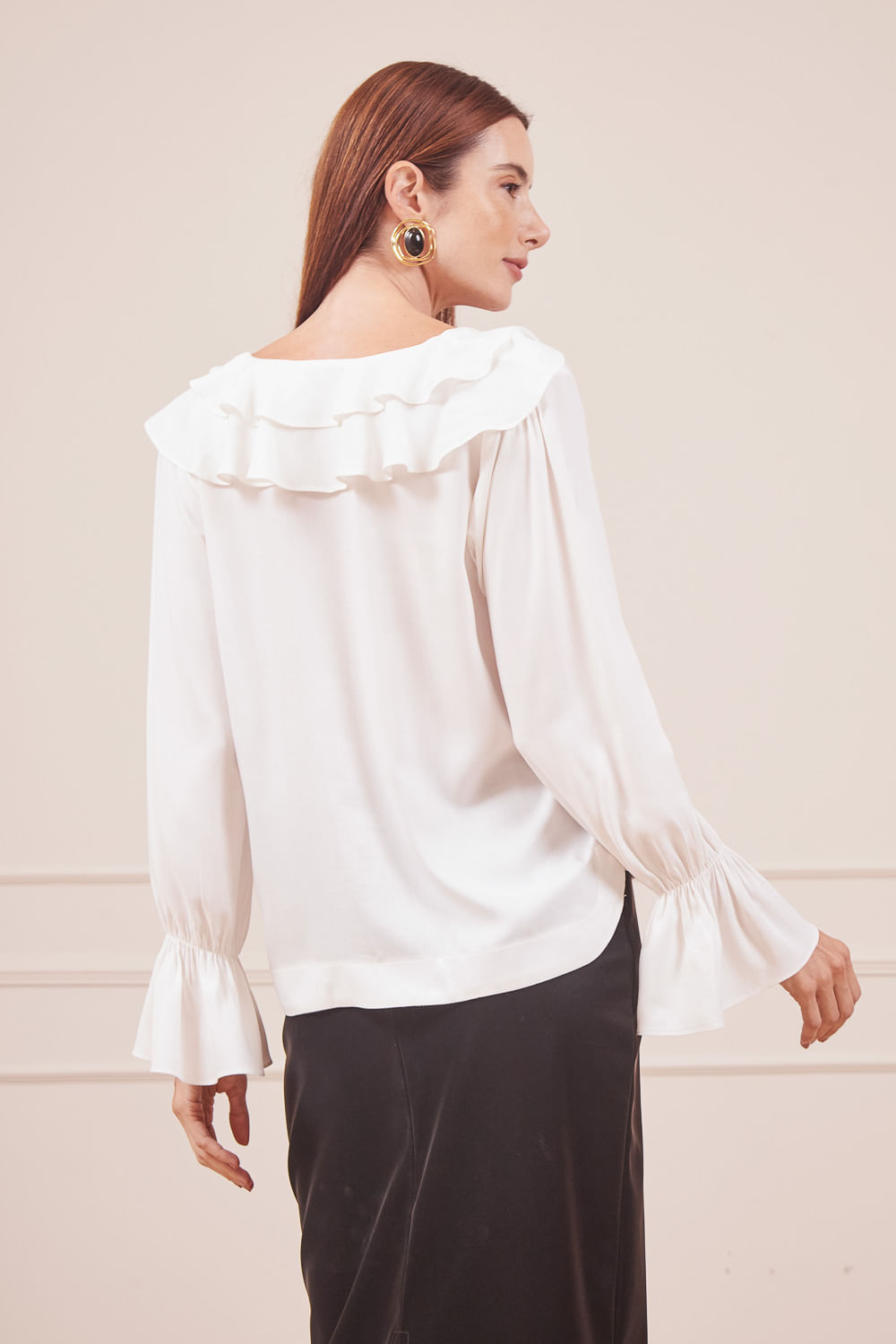 BATA-BRANCA-COM-BABADOS-NA-GOLA-9