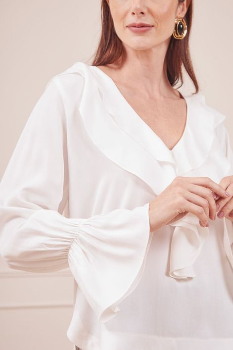 BATA-BRANCA-COM-BABADOS-NA-GOLA-6