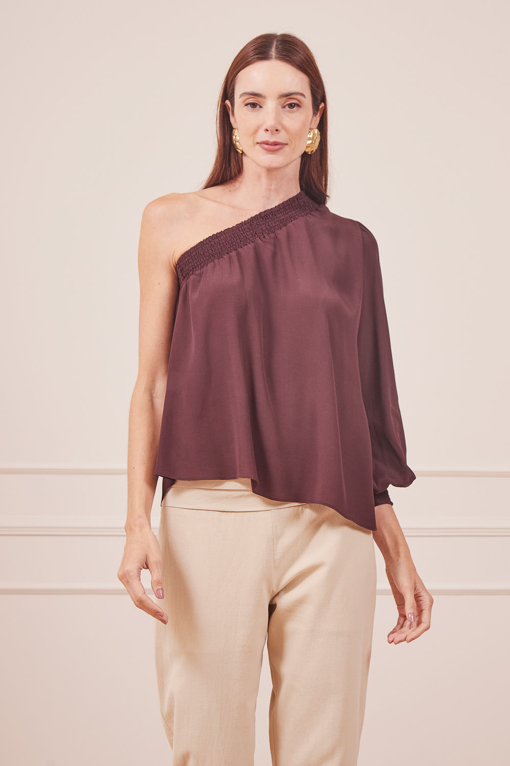 BLUSA-UM-OMBRO-MARROM-MANGA-LONGA-1