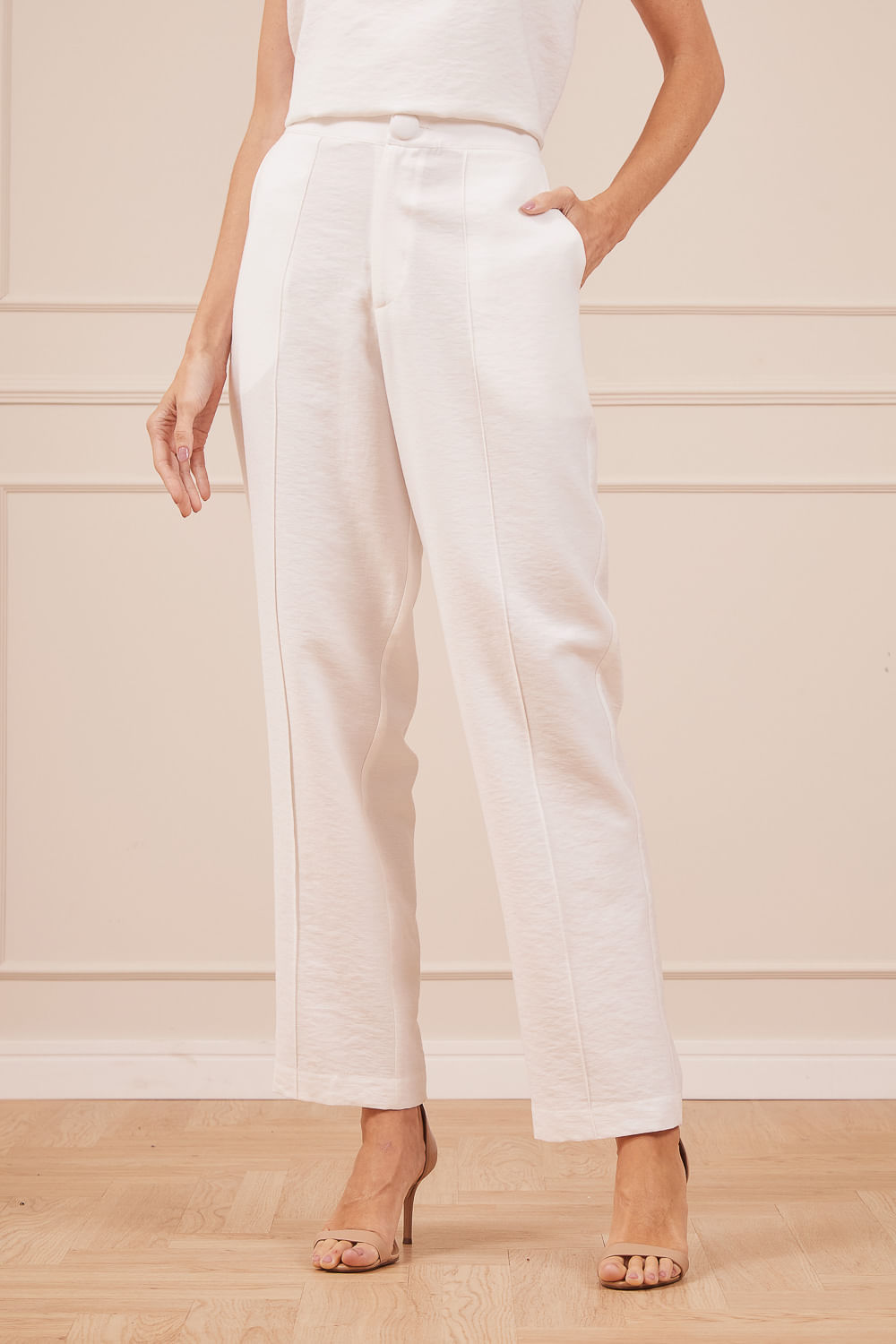 CALCA-E-REGATA-BRANCA-COM-BOTOES-NA-LATERAL-15