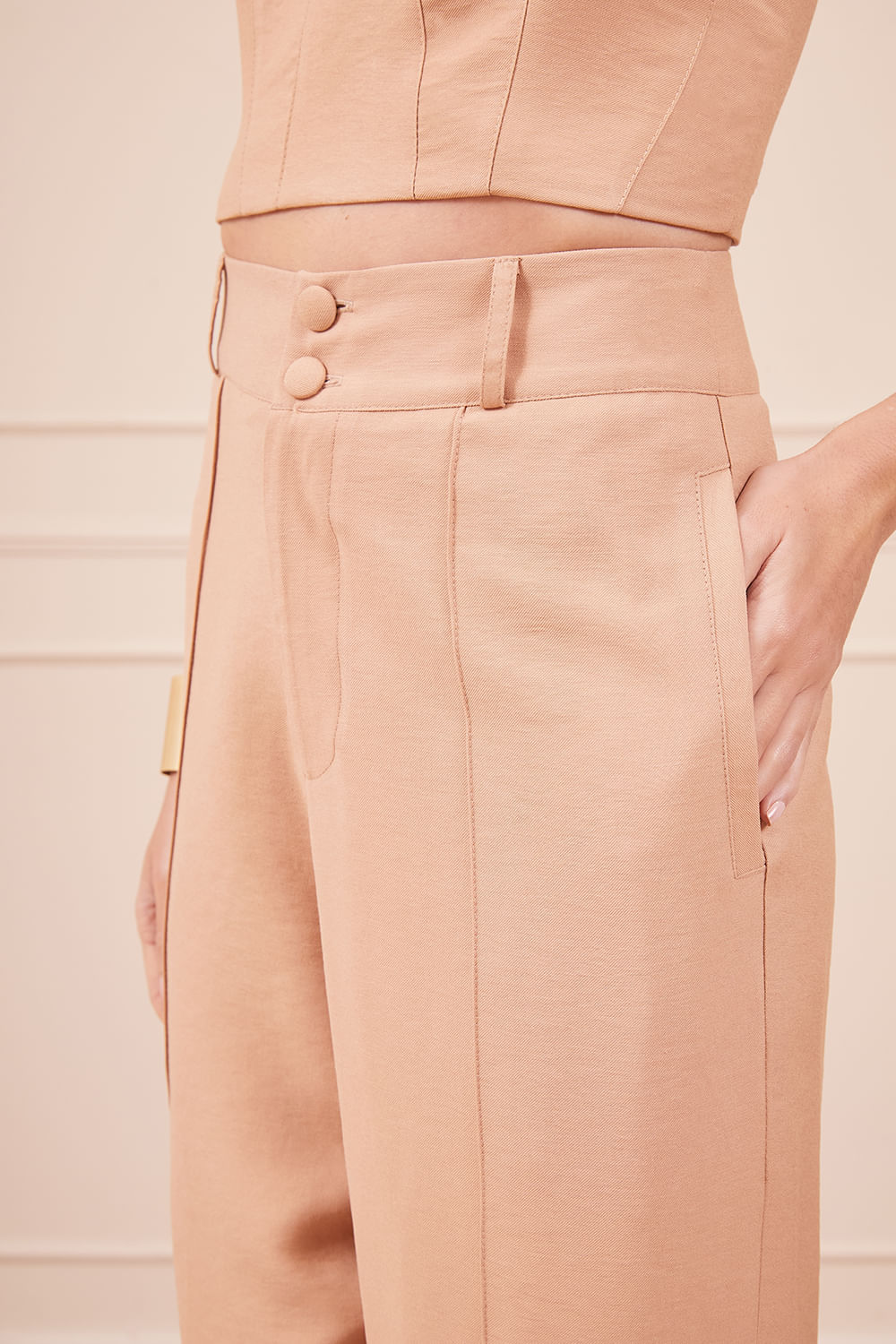 CROPPED-17788-BEGE-E-CALCA-17727-BEGE-11