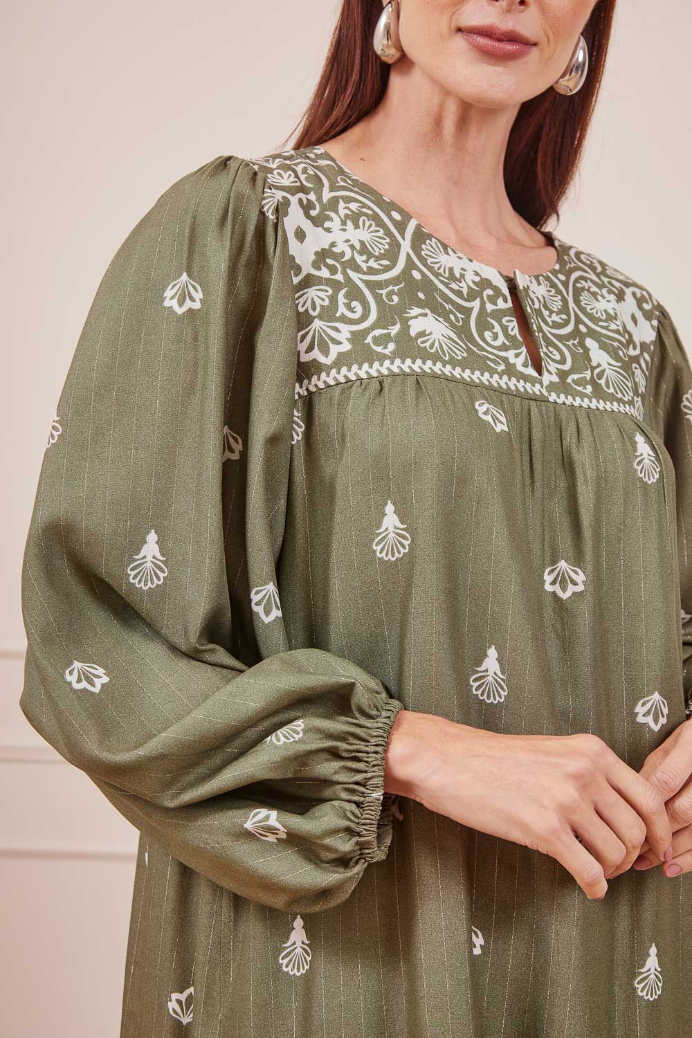 VESTIDO-LONGO-VERDE-COM-EST-ARABESCO-1