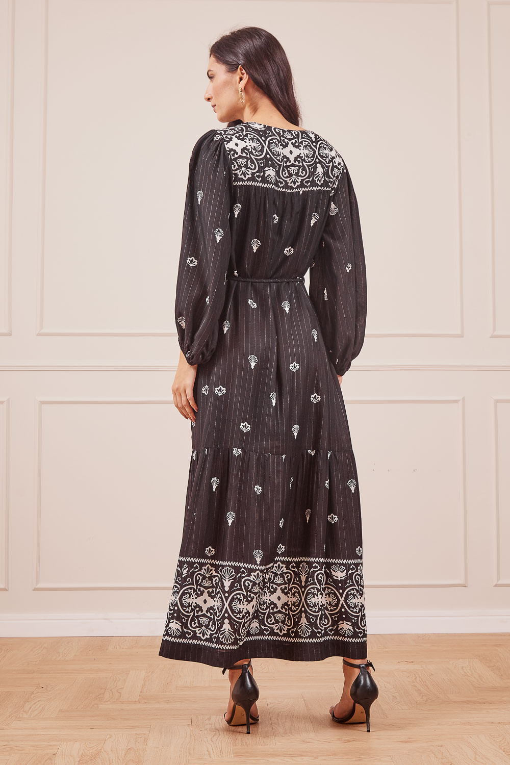 VESTIDO-BOHO-PRETO-LONGO-COM-ESTAMPA-ARABESCO-9