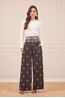 CALCA-PRETA-ESTAMPA-ARABESCO-COM-BLUSA-TRICOT-MANGA-LONGA-BRANCA-TRANCADA-8