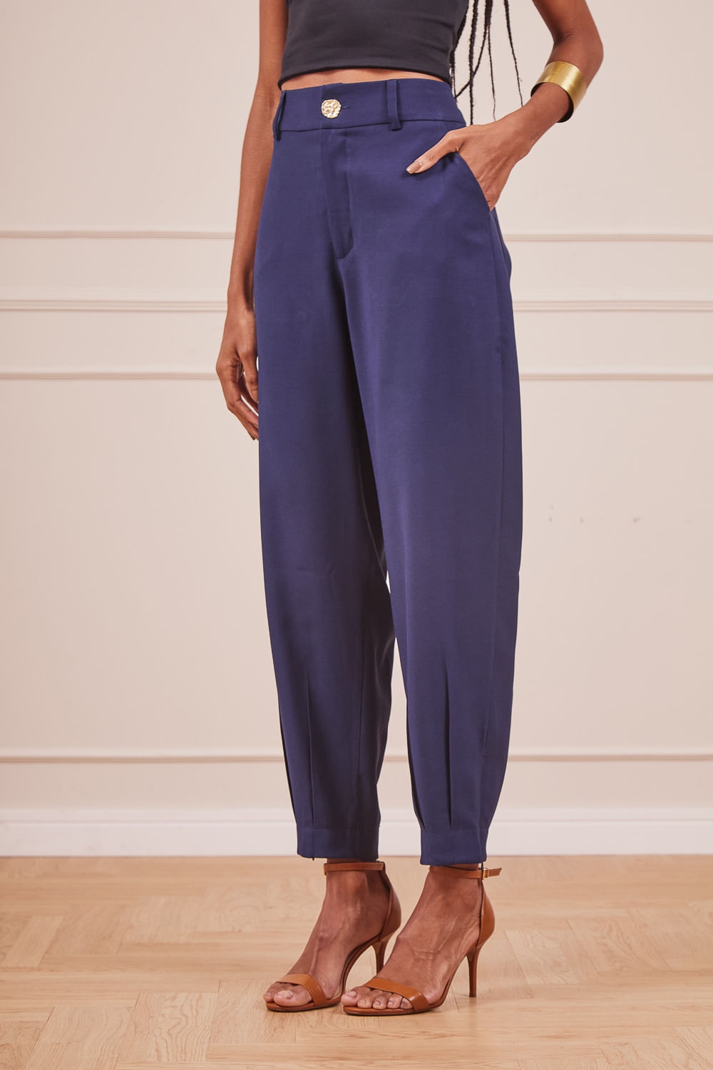 CALCA-AZUL-MARINHO-BOTAO-DOURADO-5