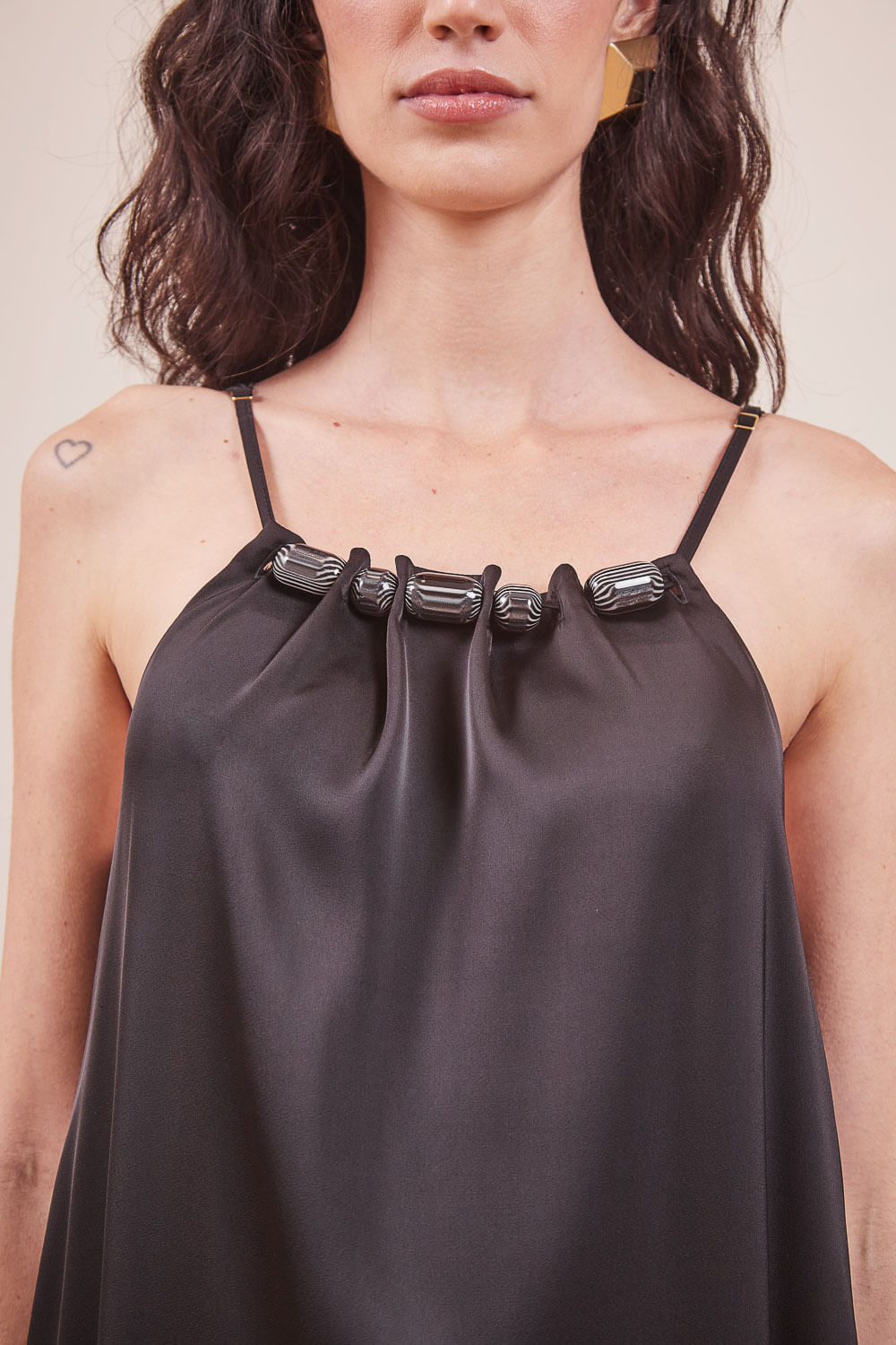 VESTIDO-CETIM-PRETO-12