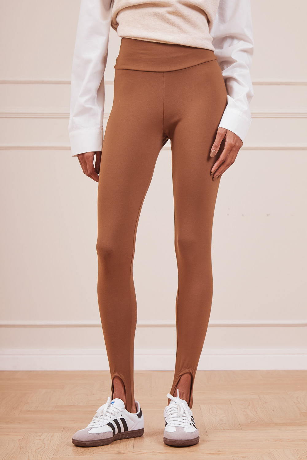 CALCA-LEGGING-COM-PEZINHO