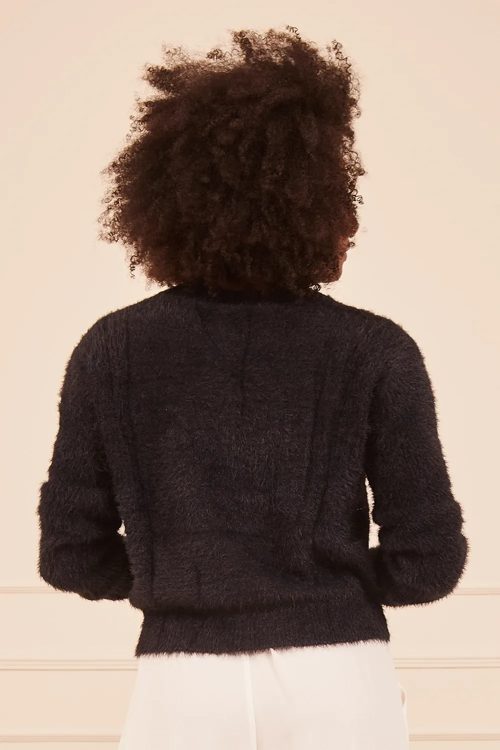 BLUSA-FEMININA-EM-TRICOT-COM-DETALHE