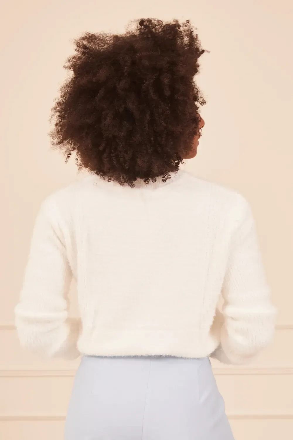 BLUSA-FEMININA-EM-TRICOT-COM-DETALHE