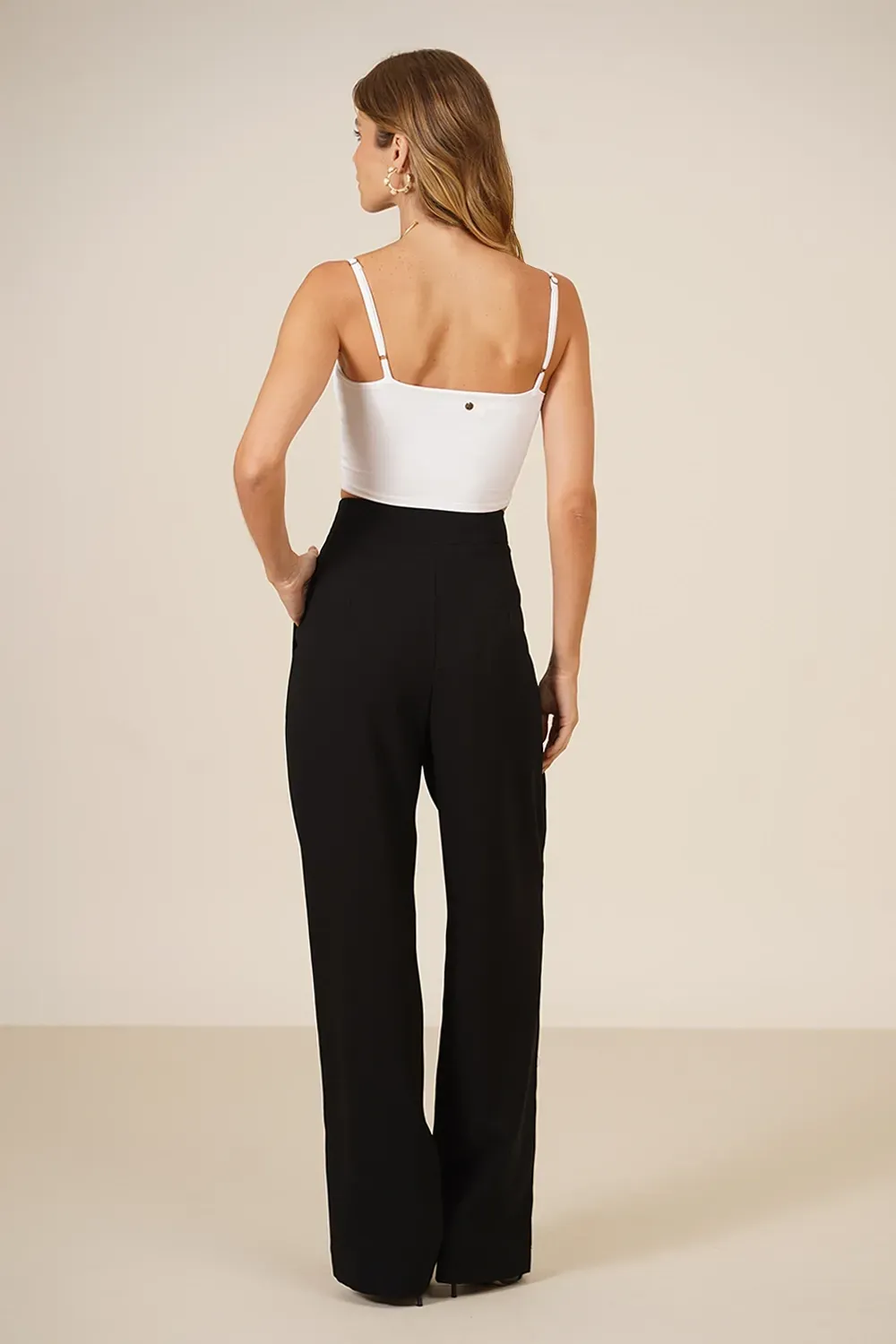 CALCA-COM-BOTAO-LATERAL-E-PREGAS