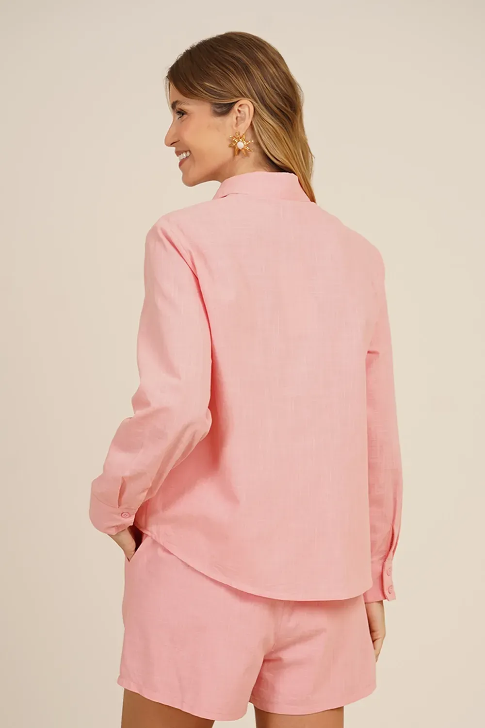 CAMISA-FEMININA-DE-MANGA-LONGA-LISA