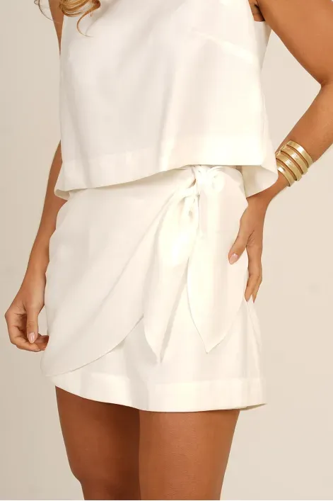 SHORT-SAIA-COM-AMARRACAO-FRONTAL
