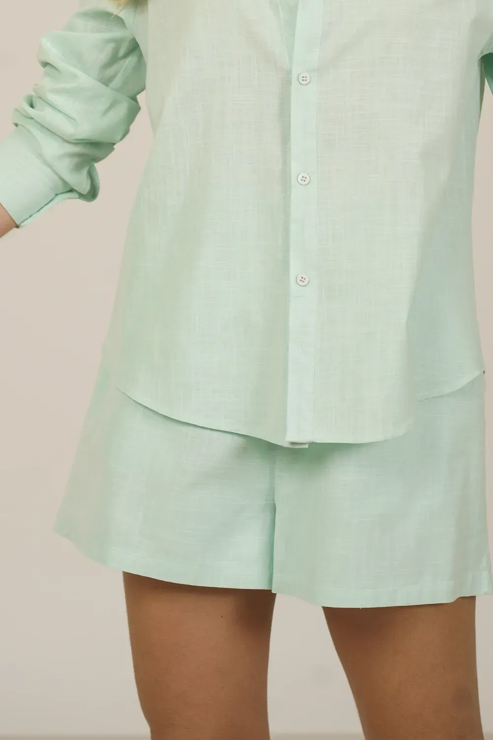 SHORT-FEMININO-LISO