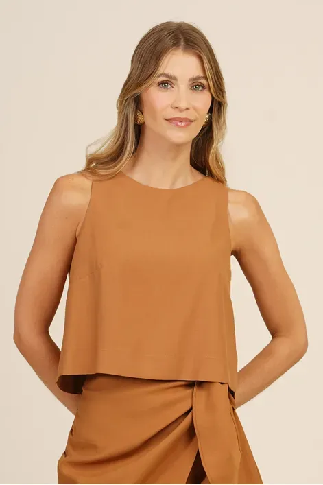 REGATA-FEMININA-COM-DETALHE