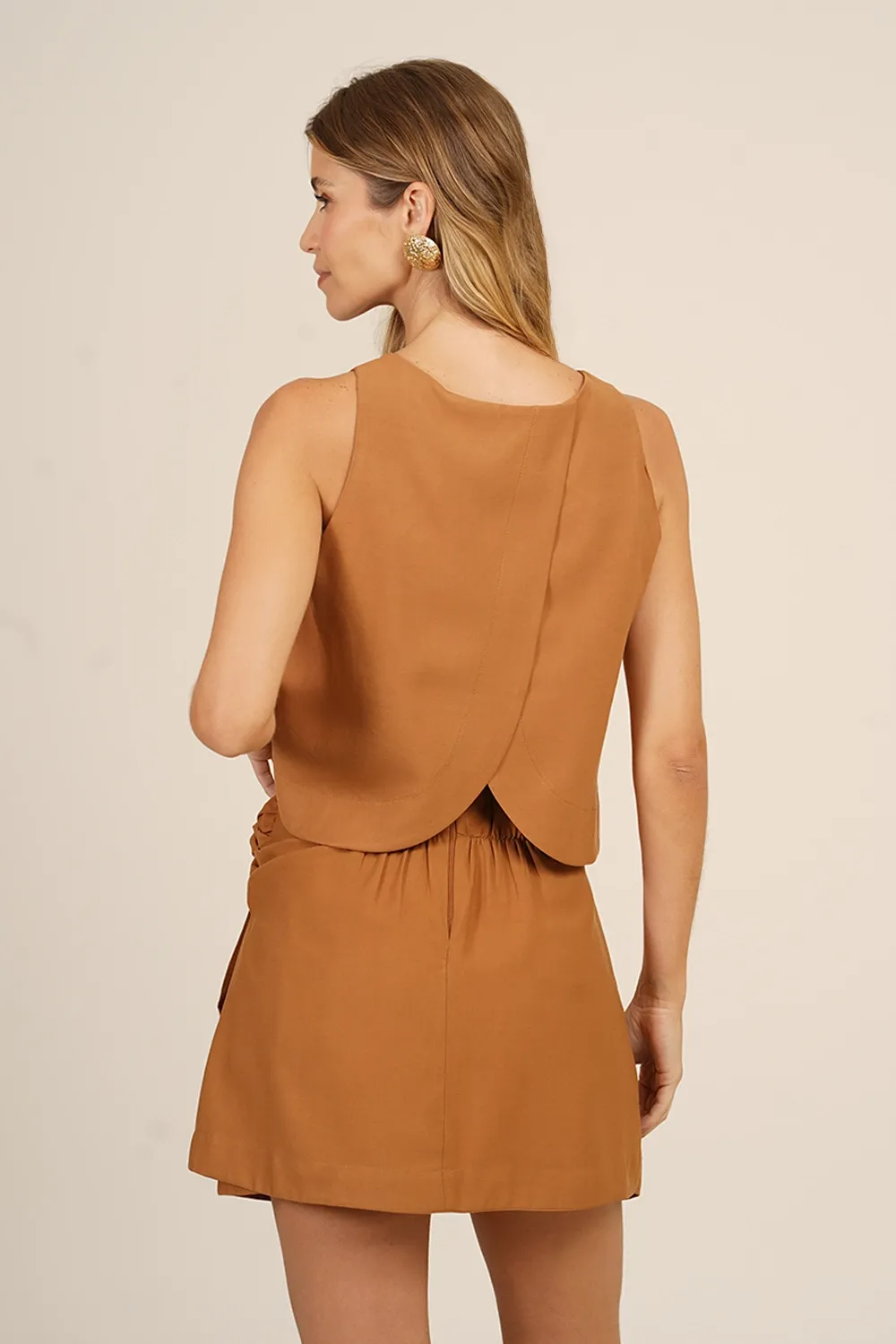 REGATA-FEMININA-COM-DETALHE