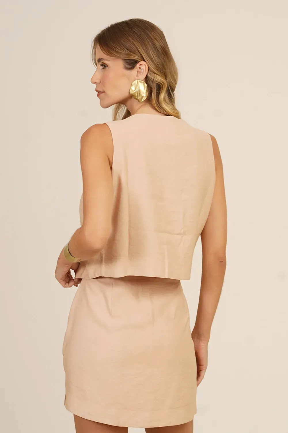 COLETE-DOIS-BOTOES-RECORTES