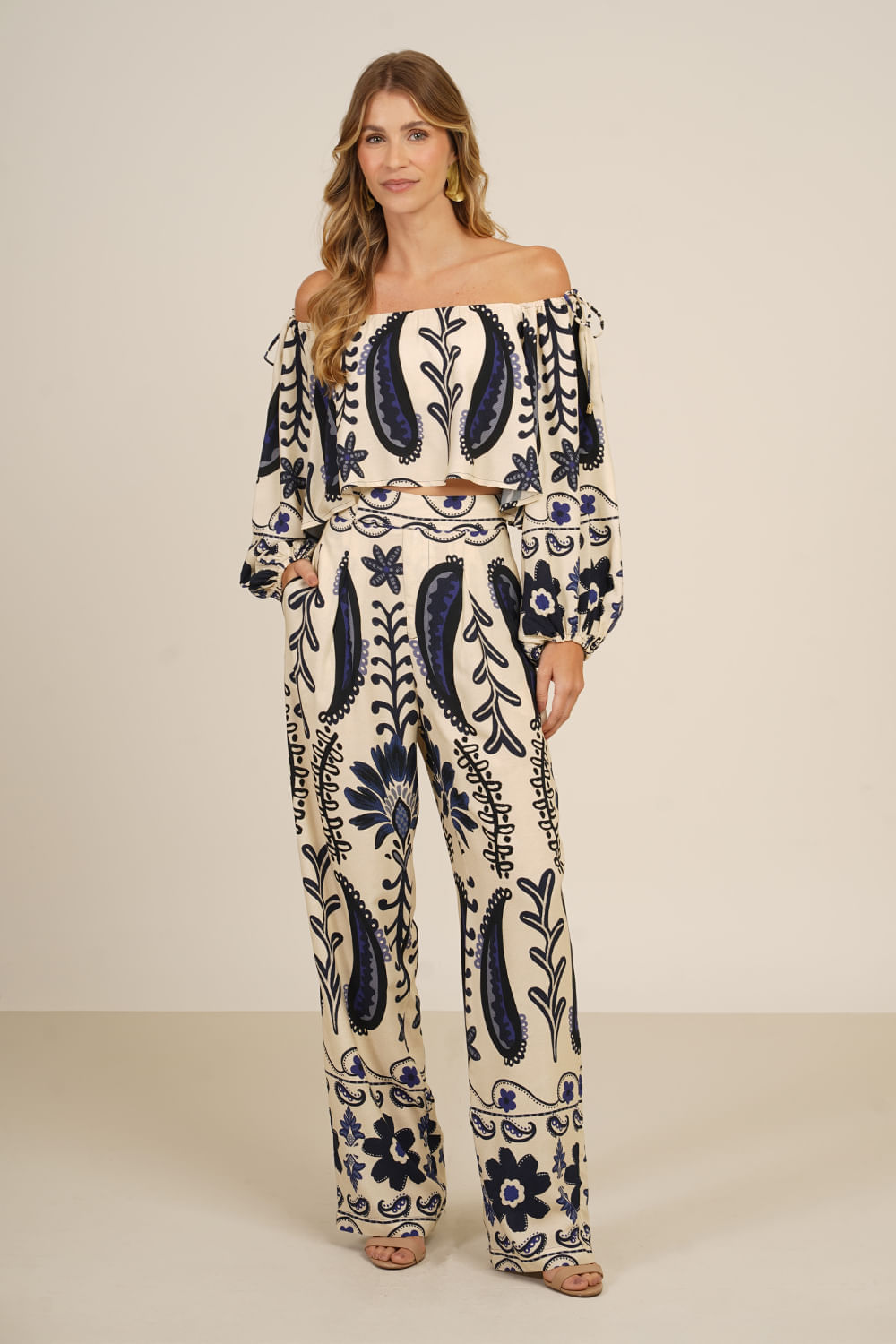 CROPPED-OMBRO-A-OMBRO-ESTAMPA-VERANEIO