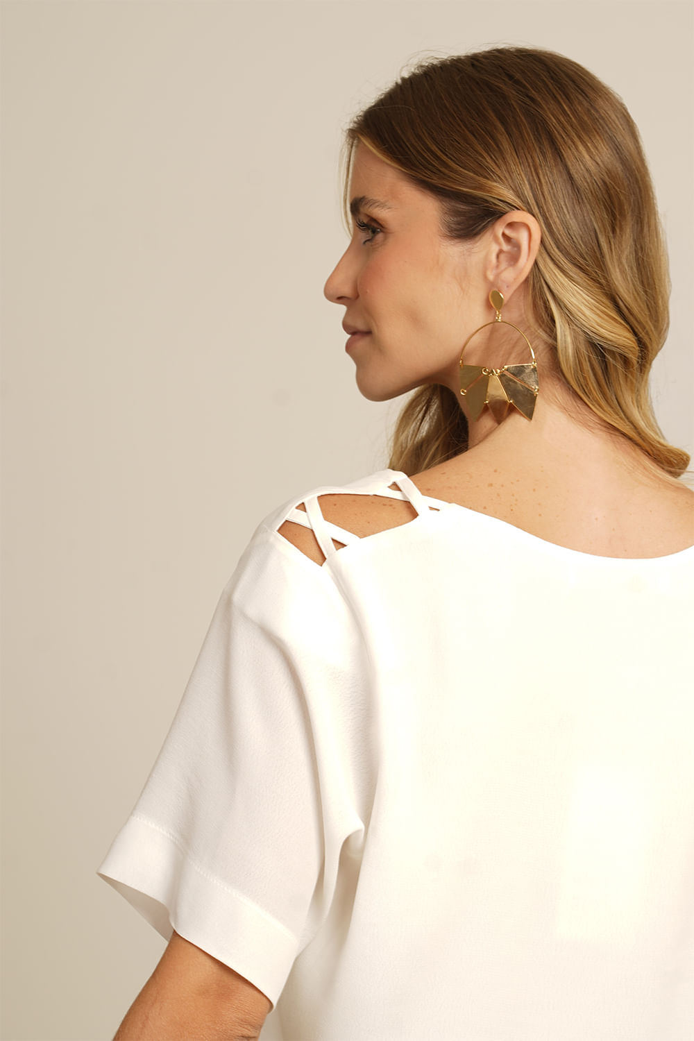 BLUSA-DECOTE-V-DETALHE-OMBRO