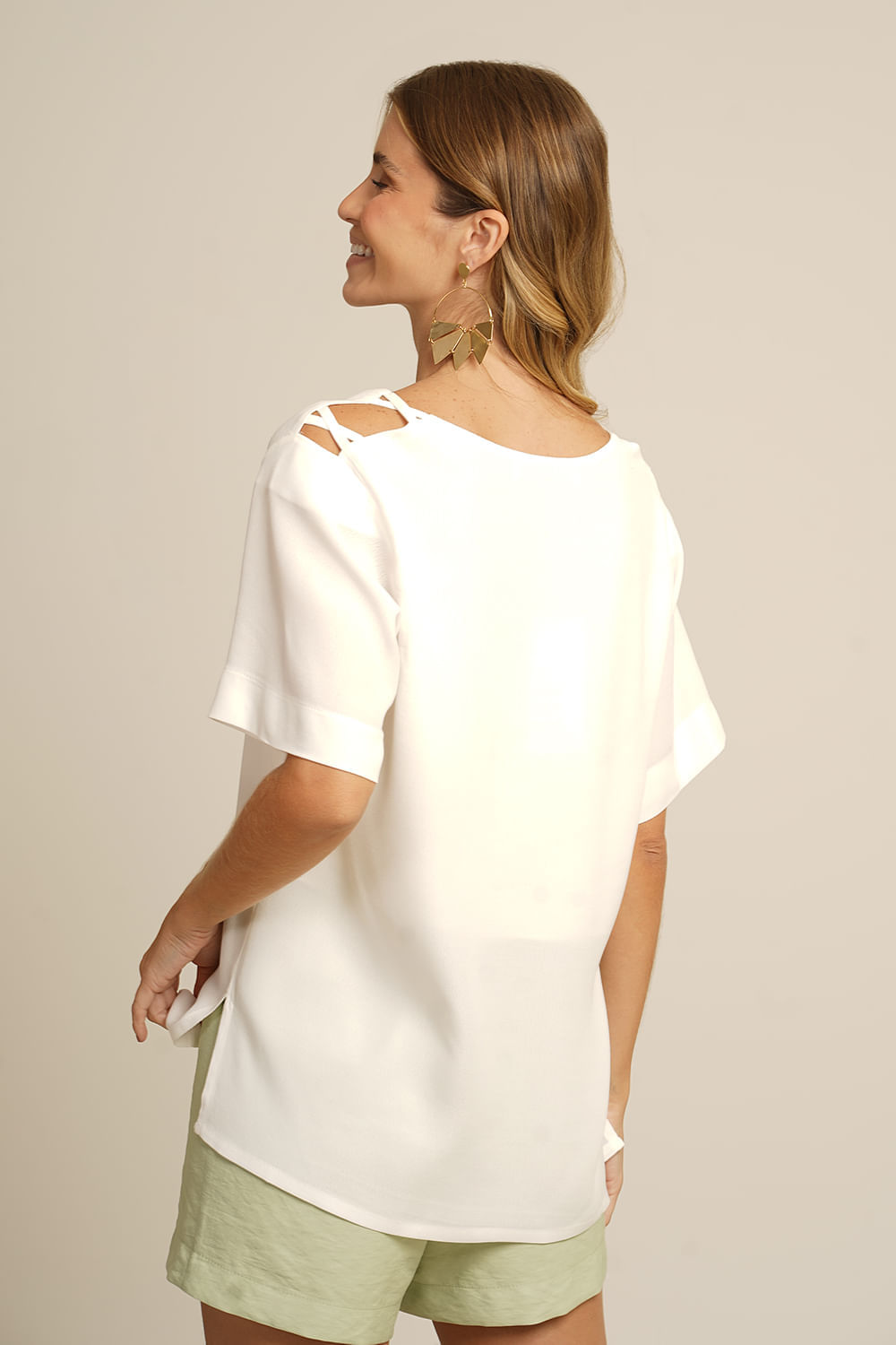 BLUSA-DECOTE-V-DETALHE-OMBRO