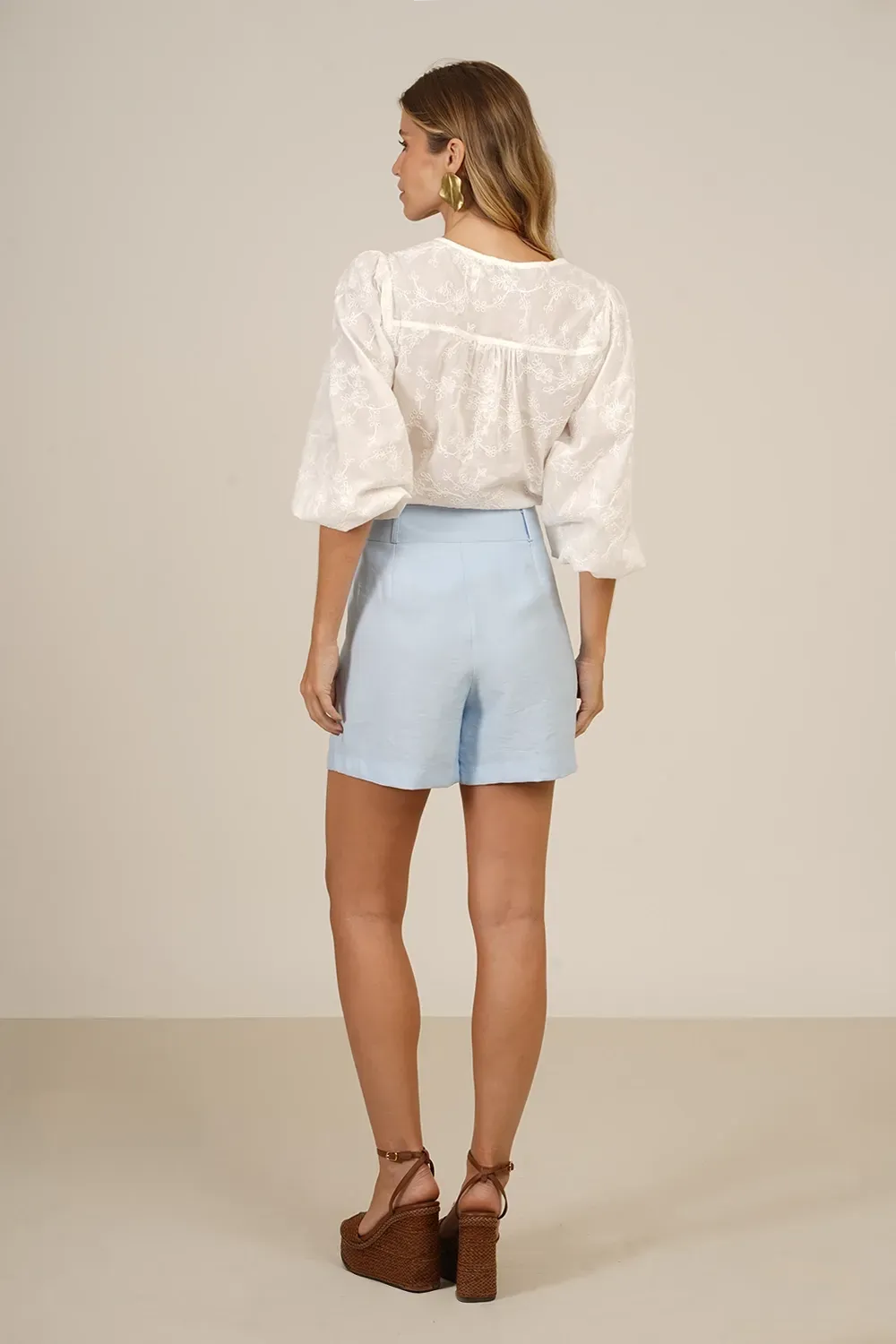 SHORT-LISO-COM-PREGAS