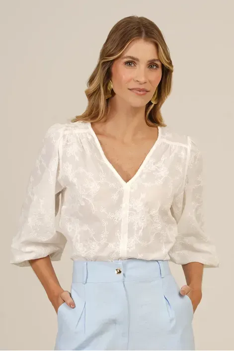 BATA-FEMININA-EM-LAISE-COM-DECOTE-EM-V