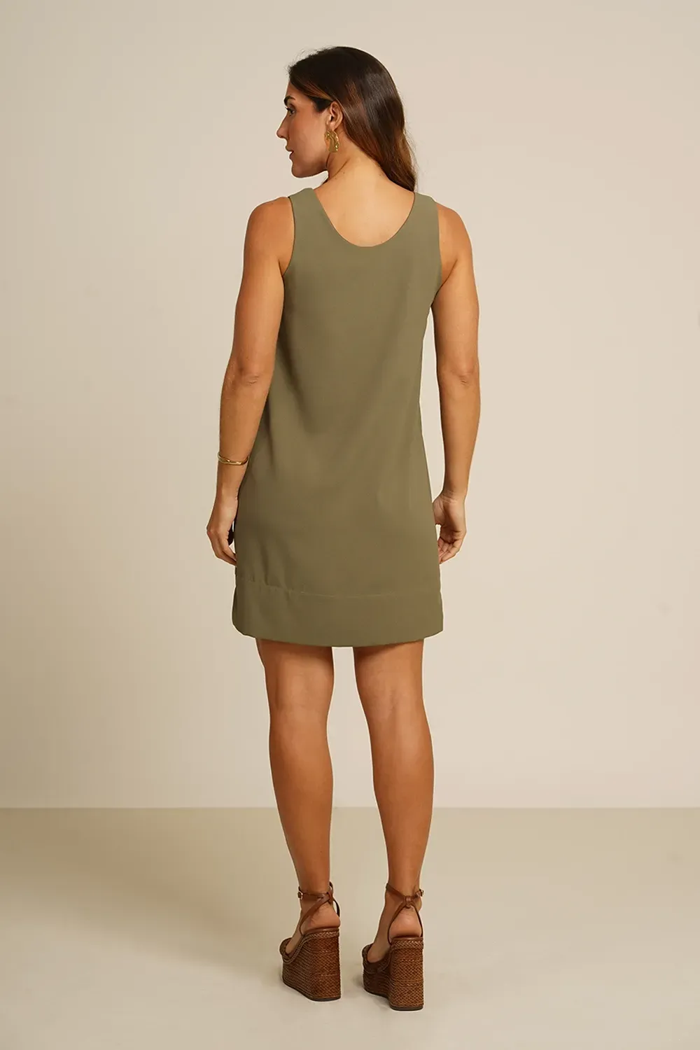 VESTIDO-DEGRAU-LATERAL