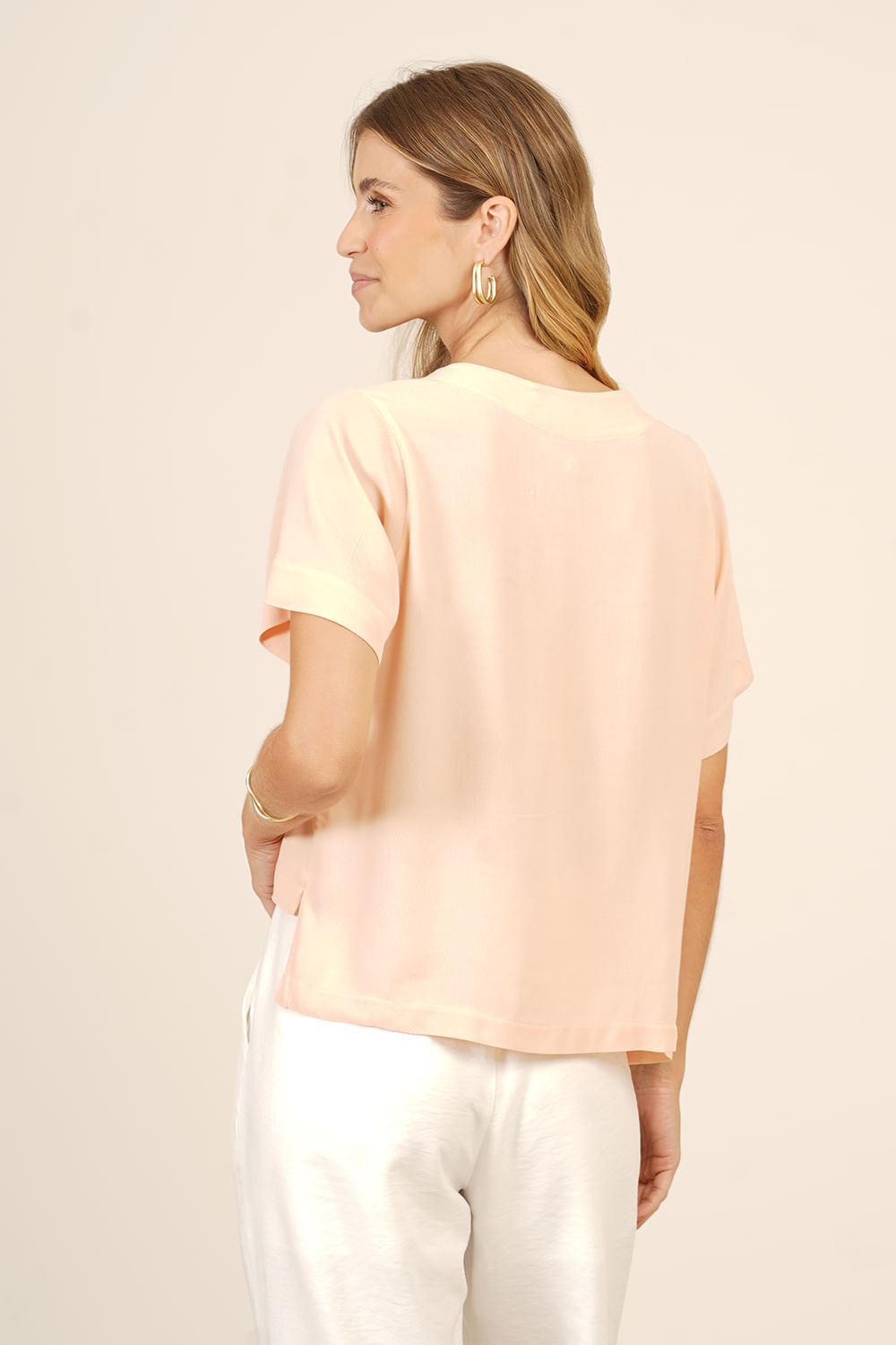BLUSA-TIRA-NO-DECOTE