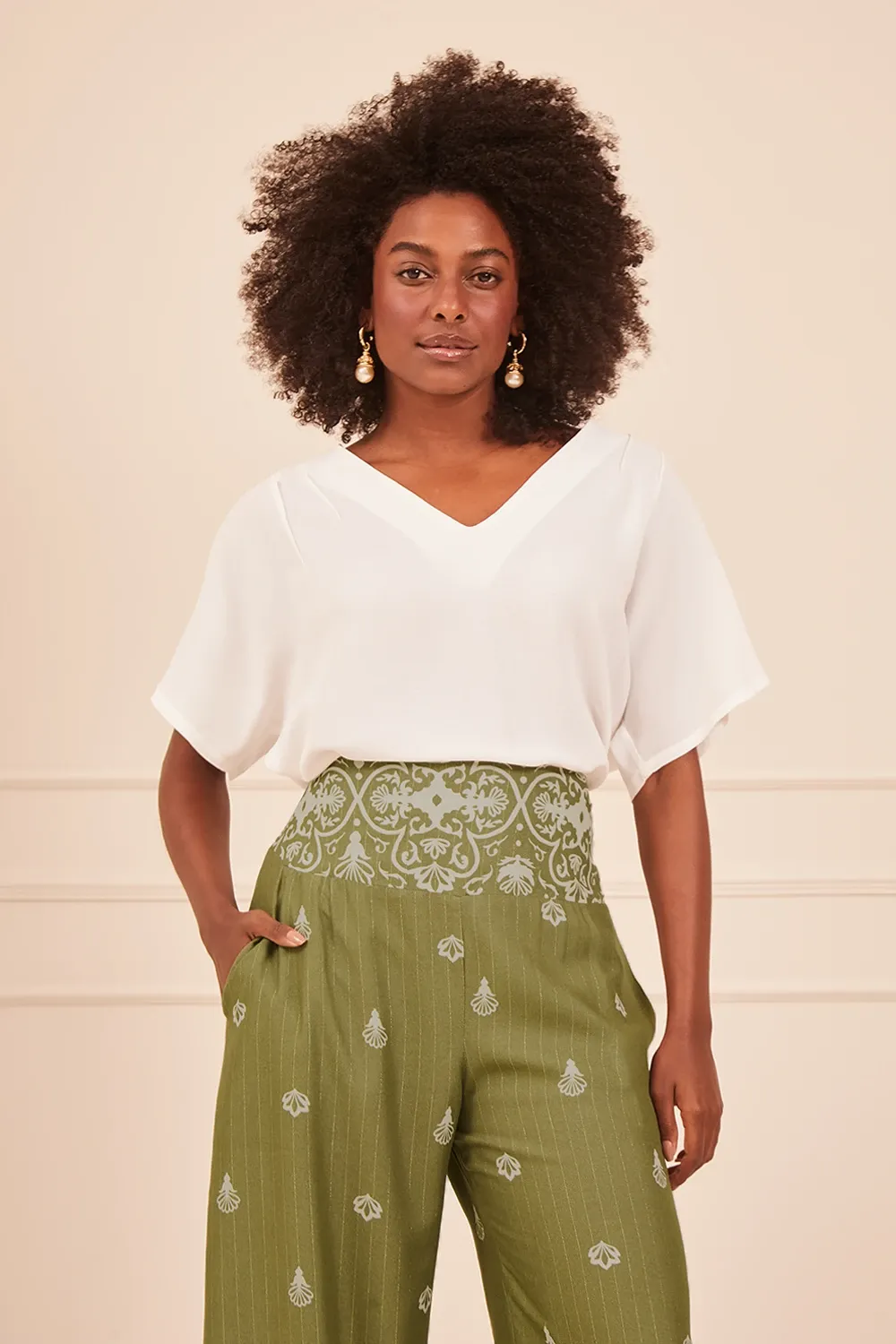 BLUSA-DECOTE-EM-V