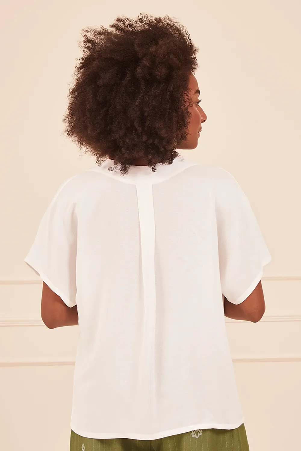 BLUSA-DECOTE-EM-V